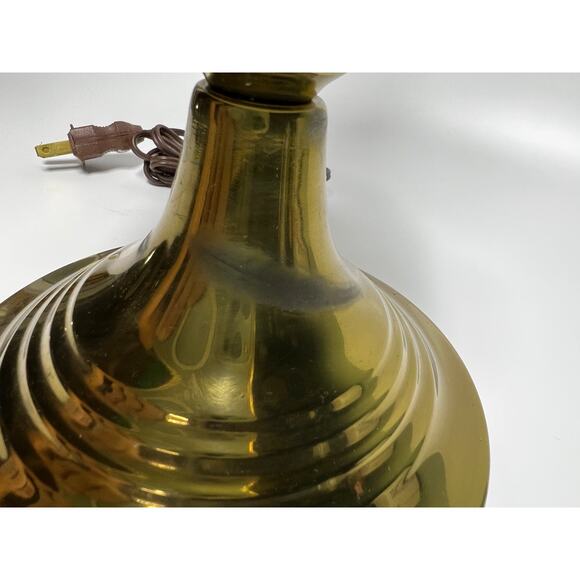 Vintage Milk Glass Brass Toned lamp MCM Hollywood Regency - Picture 4 of 8